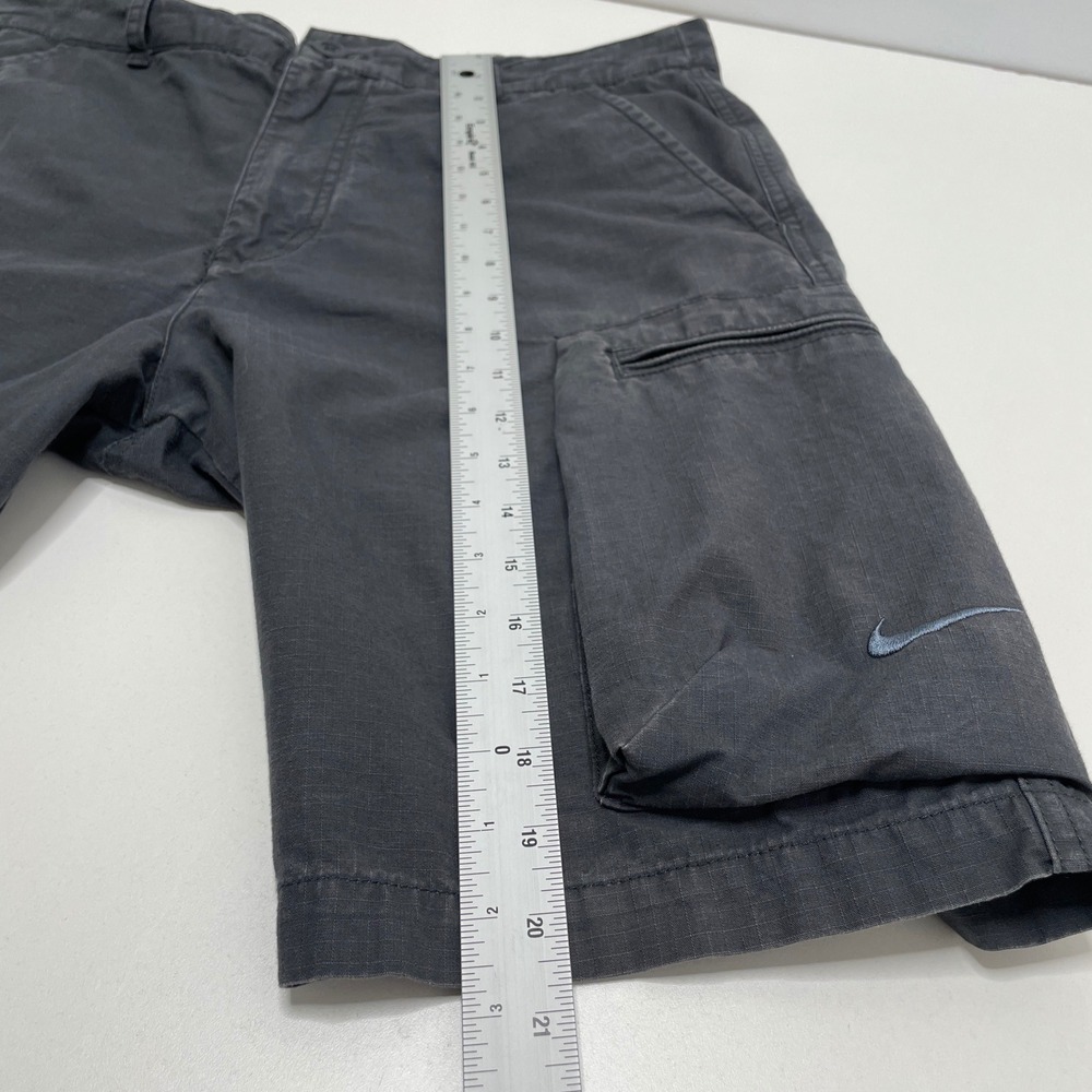 Y2K Nike Cargo Shorts Men 34 Gray Swoosh Baggy Grunge Outdoor Utility Hike Trail - Picture 15 of 16